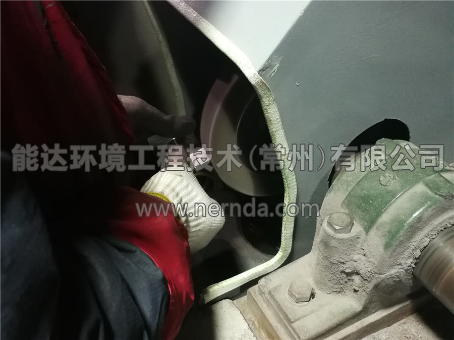  使用了我公司設(shè)計(jì)生產(chǎn)的濾筒除塵系統(tǒng)一段時(shí)間后，工人的工作環(huán)境得到了大大的改善